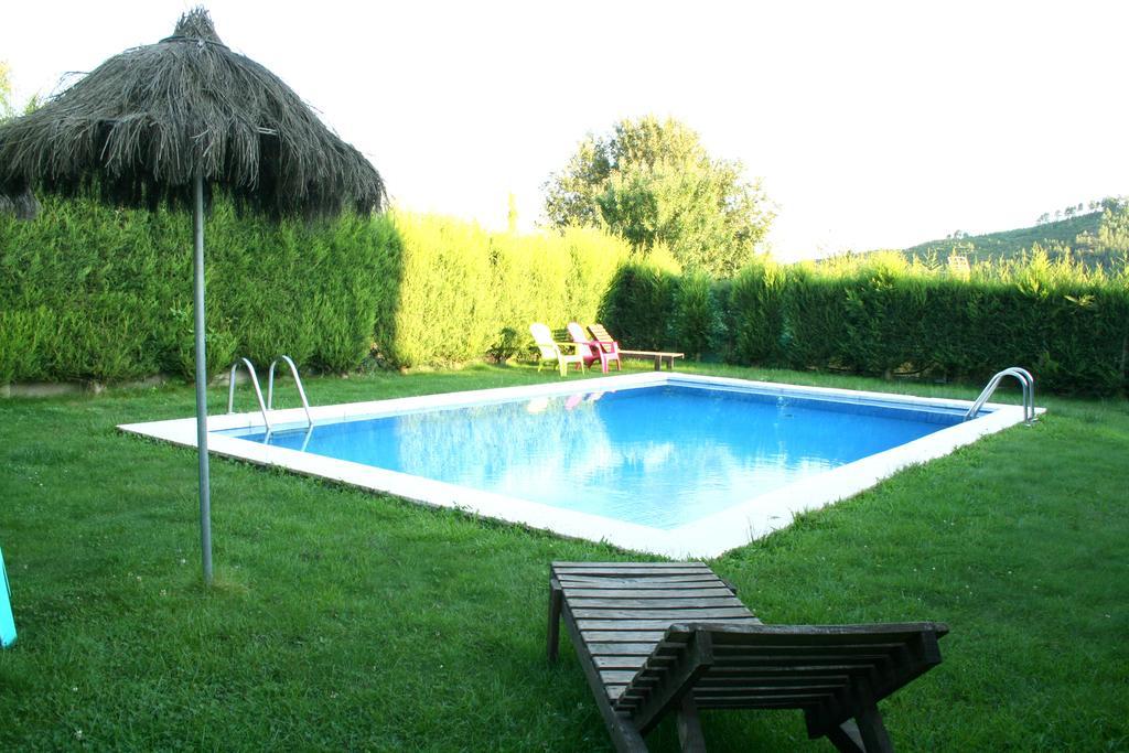 Alojamiento En Entorno Rural Los Trobos Villar de Otero Ngoại thất bức ảnh