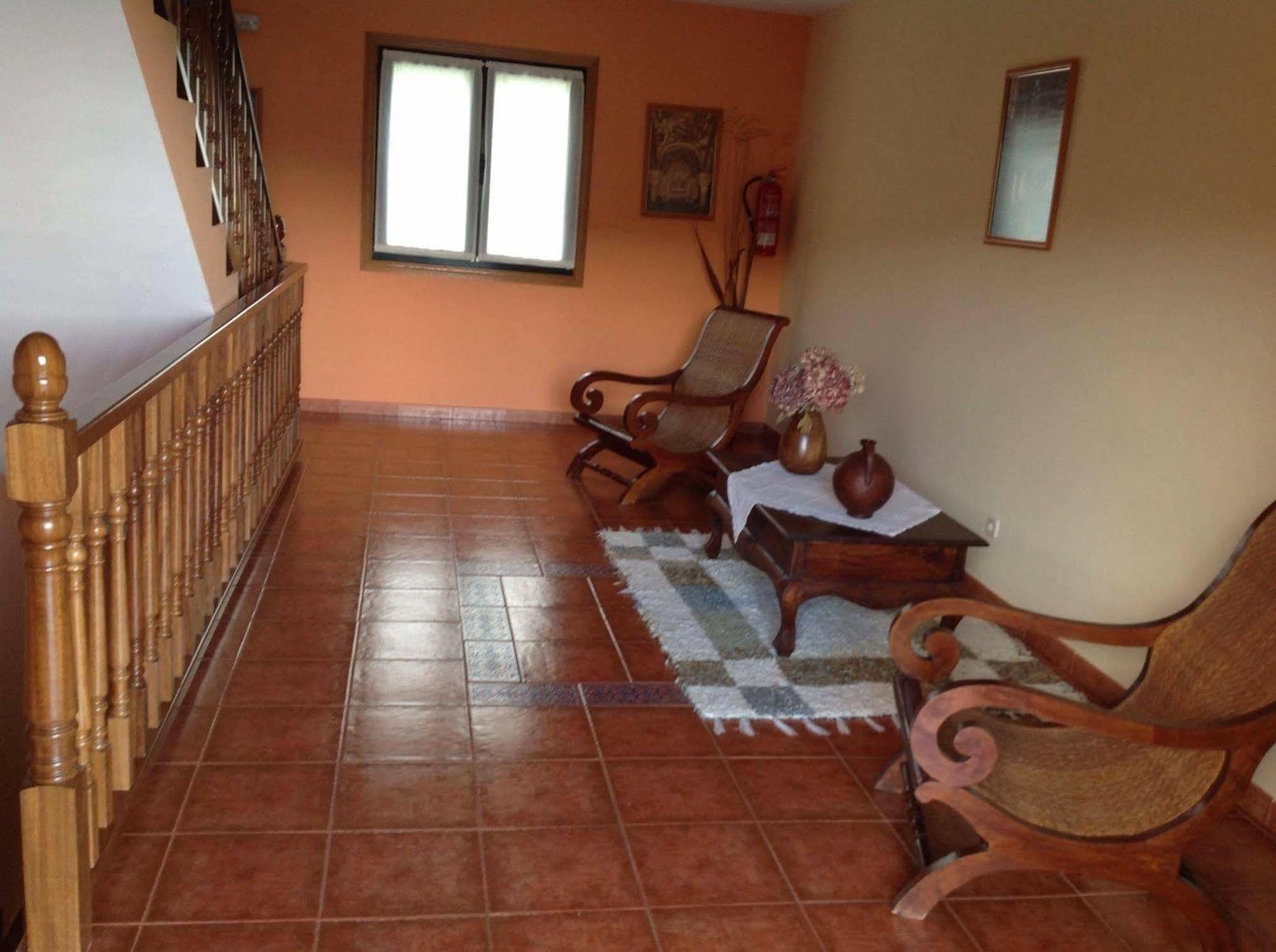 Alojamiento En Entorno Rural Los Trobos Villar de Otero Ngoại thất bức ảnh